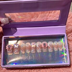 Bedazzled press on nails